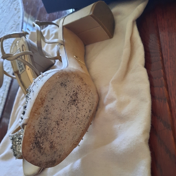 Badgley Mischka Block Heel Shoes - Picture 3 of 4